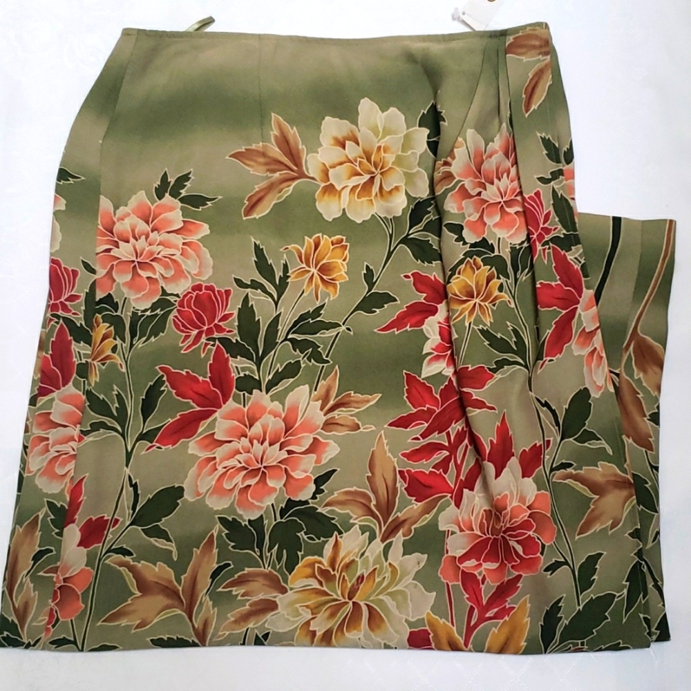 Vtg New Talbots ๐
PURE SILK ๐
Fully Lined Skirt Size 12 - Picture 6 of 8